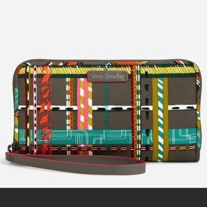 Vera Bradley wristlet
